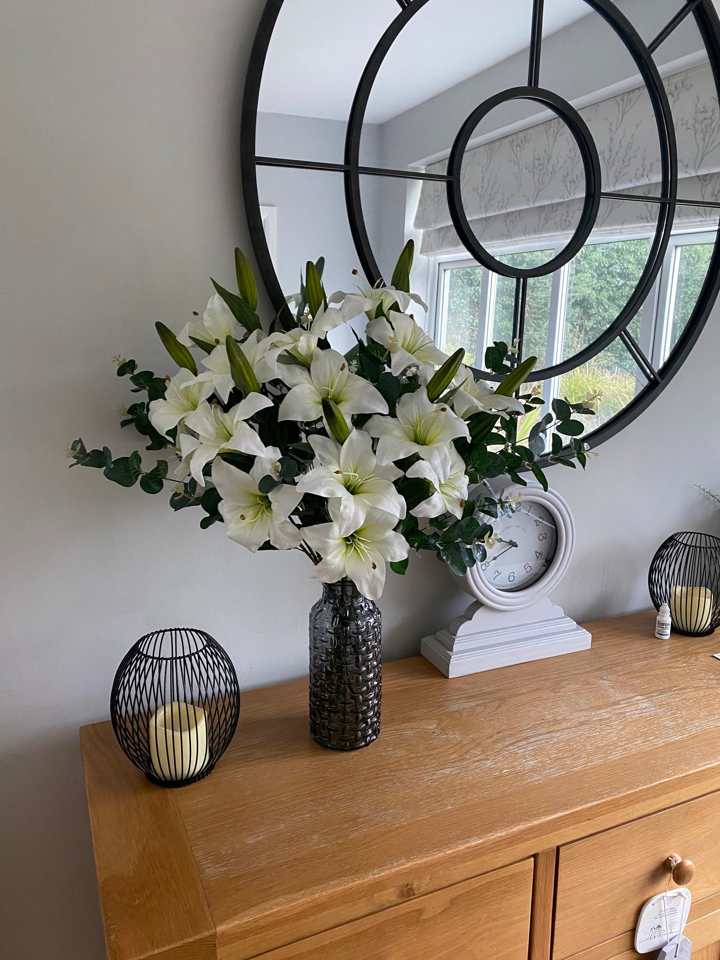 8 Lily & 5 Eucalyptus Stem Bouquet 16 Blooms 8 Buds