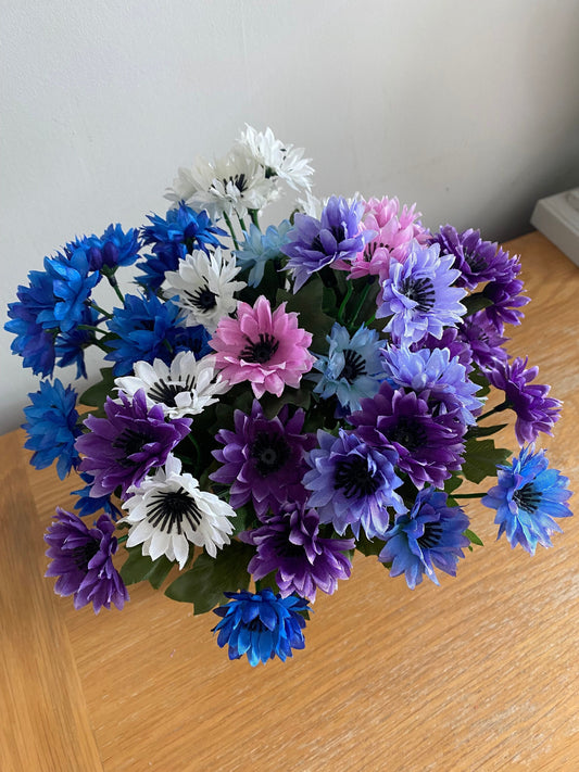 Silk Cornflowers x 6 Bunches 26 Stems 48 Heads Blues Purple Flowers Home Garden Grave Craft Flowers Everlasting Flowers Free Postage